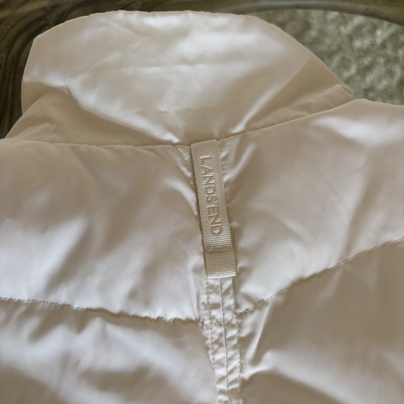 Lands End Womens Puffer Vest Size XL Ivory Down Pockets Mock Neck Full Zip - Picture 3 of 9